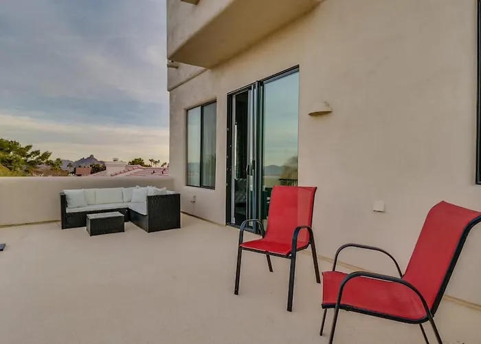 Luxury Contemporary Sanctuary W Pool And Views Holiday home *