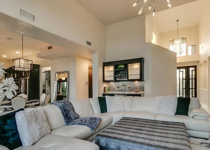 Luxury Contemporary Sanctuary W Pool And Views