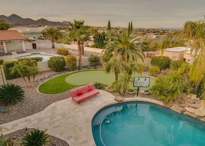 Holiday home Luxury Contemporary Sanctuary W Pool And Views Fountain Hills
