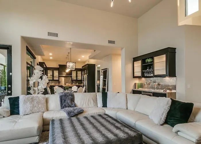 Luxury Contemporary Sanctuary W Pool And Views *