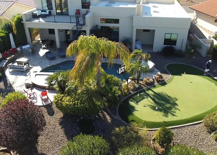 Luxury Contemporary Sanctuary W Pool And Views Holiday home Fountain Hills